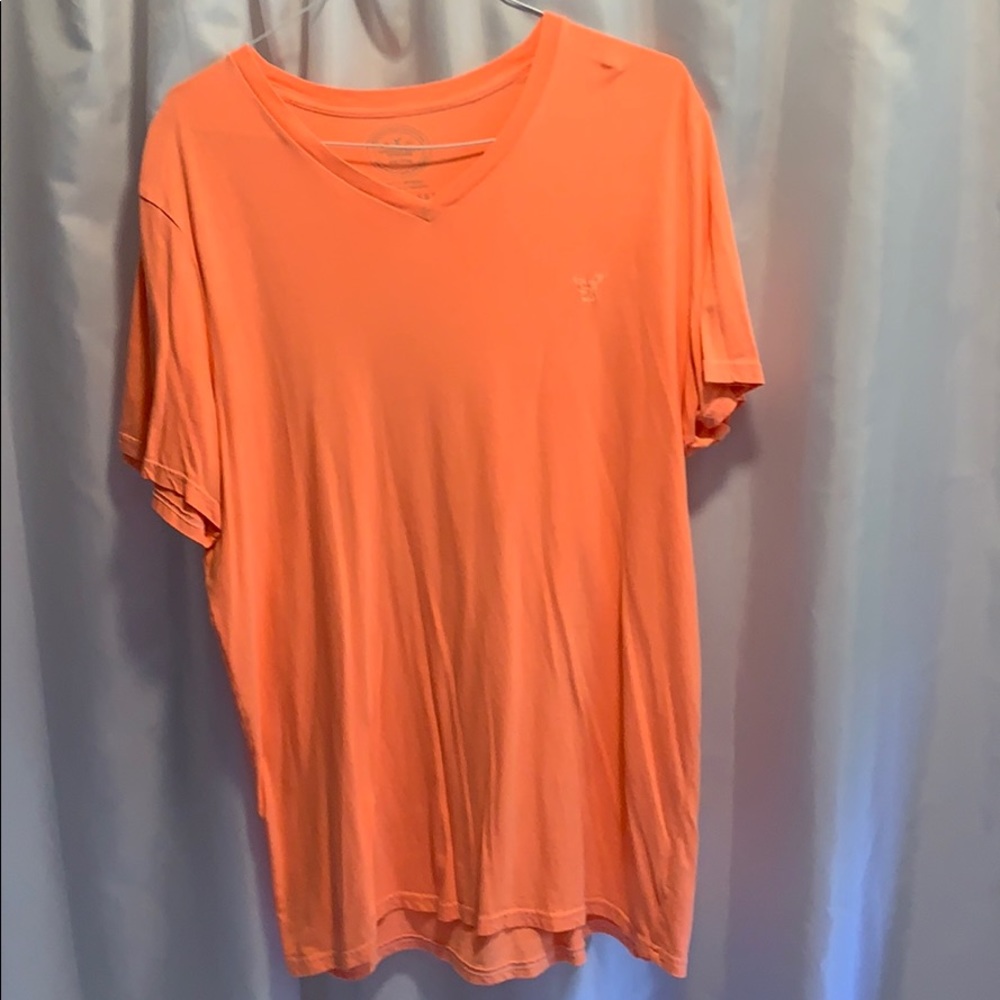 American Eagle t shirt